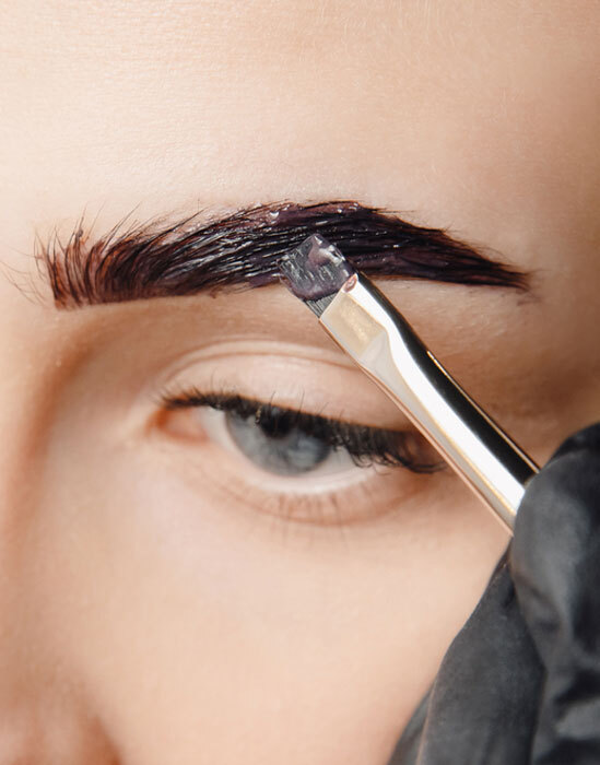 Estefanía Iñiguez, cejas henna